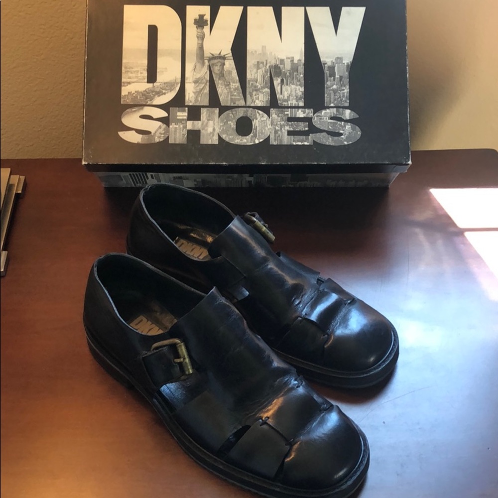 Men’s DKNY leather sandals